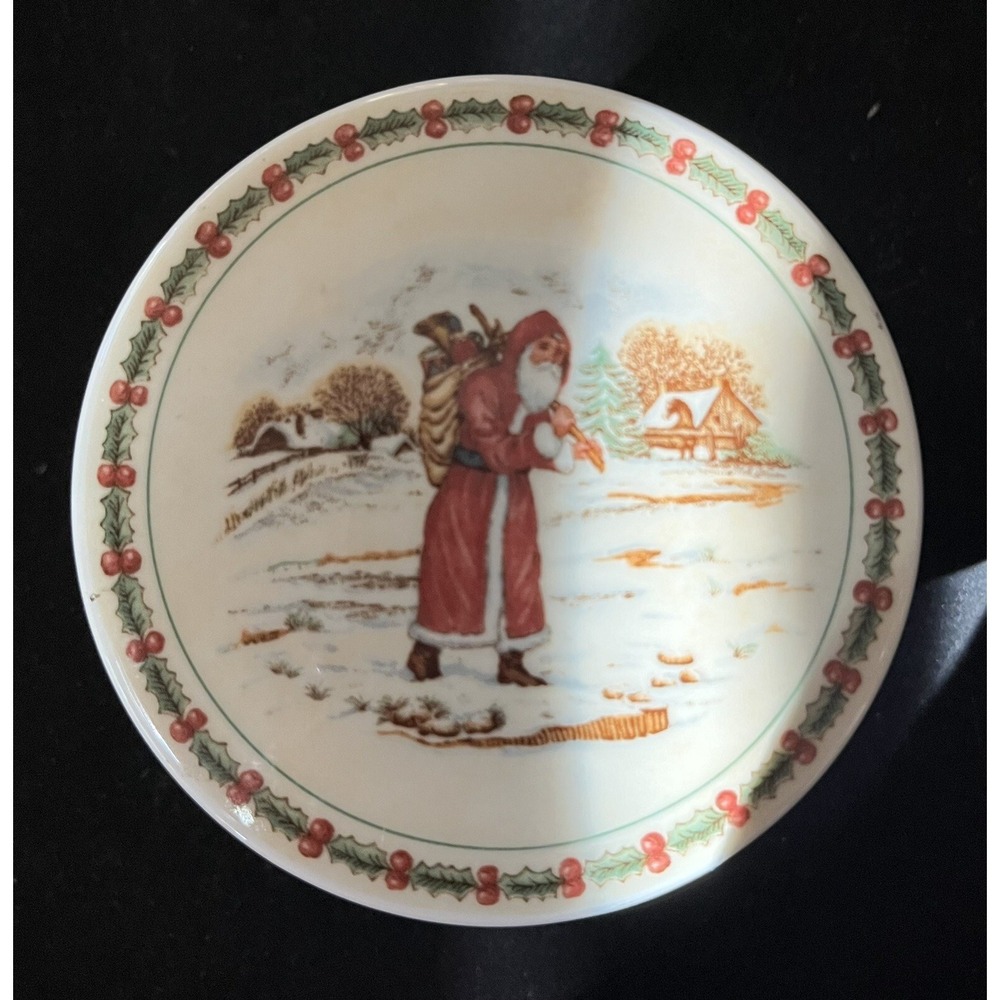 Villeroy Boch Festive Memories Trinket Dish/Box Father Christmas 3"x1.75"